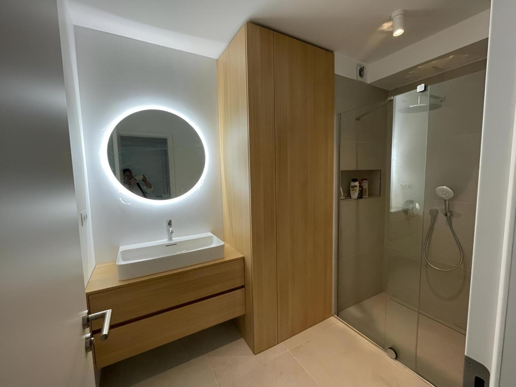 Beautiful New Apt In Old Town Near Train Station - Free Parking Μπρατισλάβα Εξωτερικό φωτογραφία