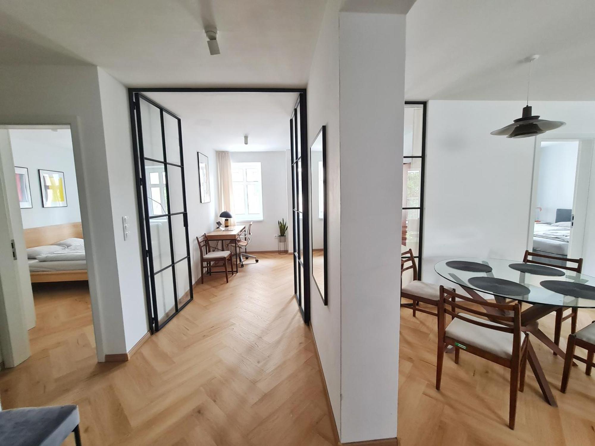 Beautiful New Apt In Old Town Near Train Station - Free Parking Μπρατισλάβα Εξωτερικό φωτογραφία