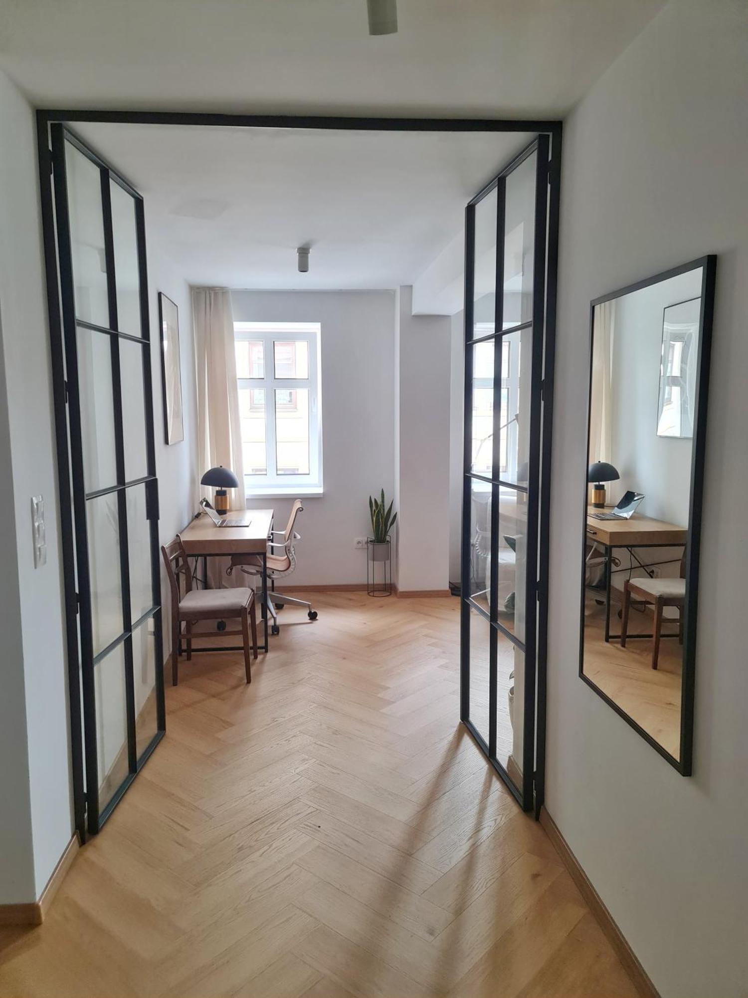 Beautiful New Apt In Old Town Near Train Station - Free Parking Μπρατισλάβα Εξωτερικό φωτογραφία