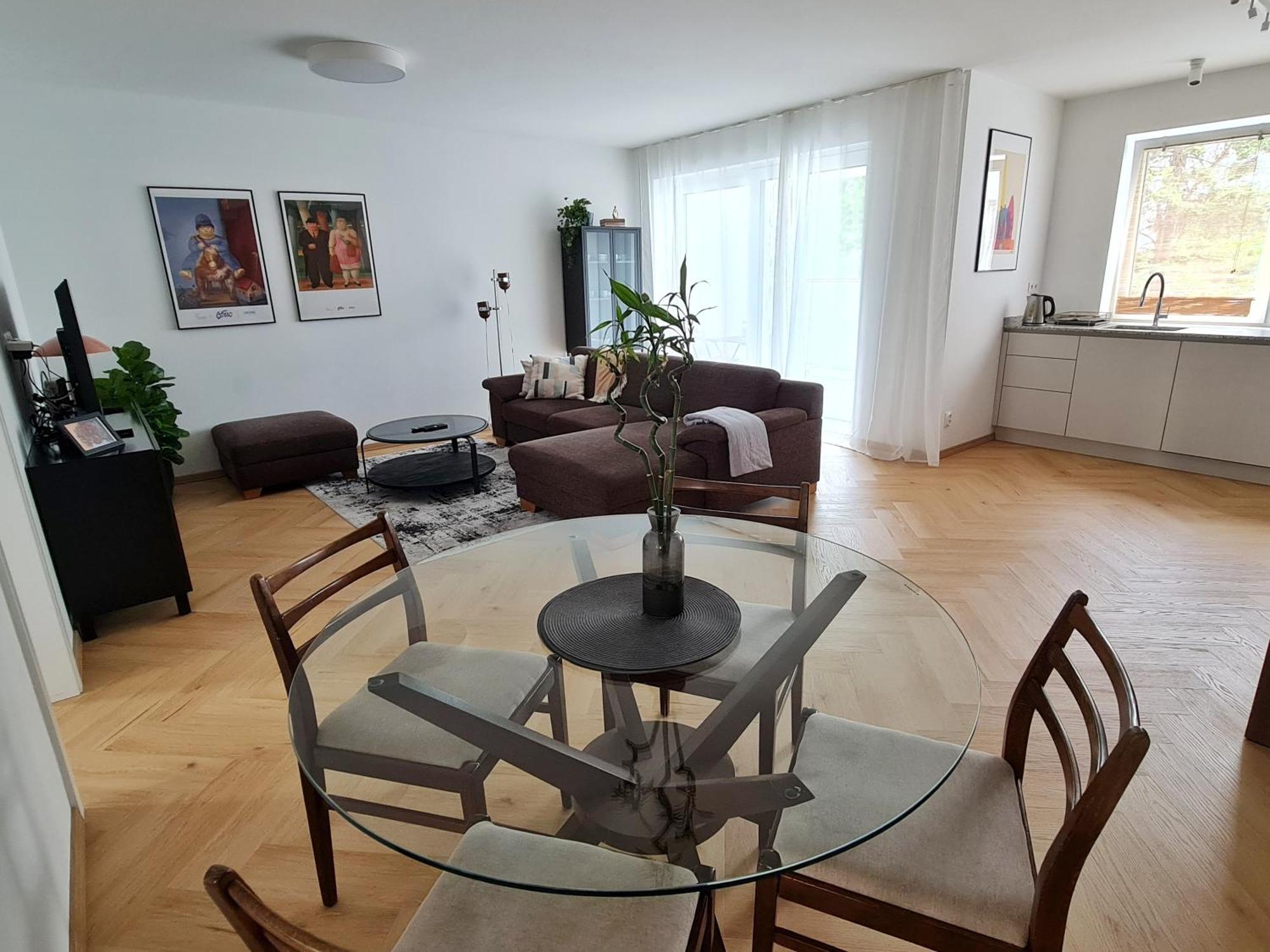 Beautiful New Apt In Old Town Near Train Station - Free Parking Μπρατισλάβα Εξωτερικό φωτογραφία