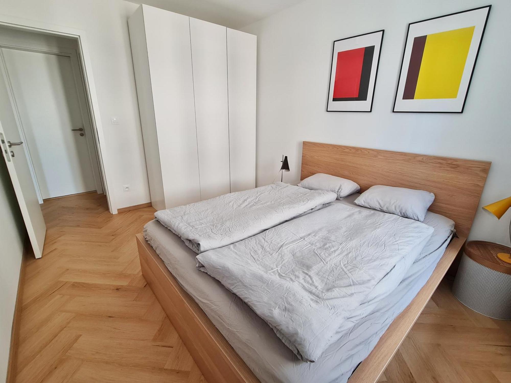Beautiful New Apt In Old Town Near Train Station - Free Parking Μπρατισλάβα Εξωτερικό φωτογραφία