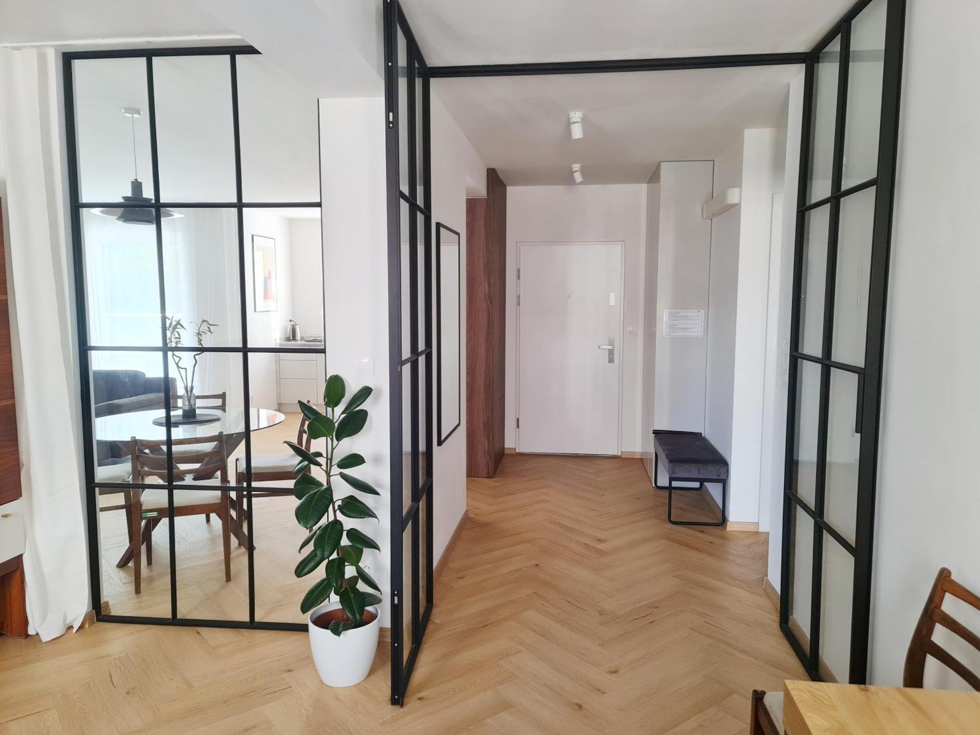 Beautiful New Apt In Old Town Near Train Station - Free Parking Μπρατισλάβα Εξωτερικό φωτογραφία