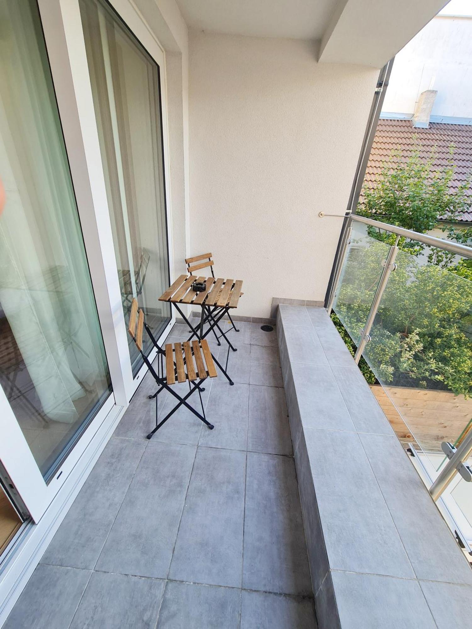 Beautiful New Apt In Old Town Near Train Station - Free Parking Μπρατισλάβα Εξωτερικό φωτογραφία