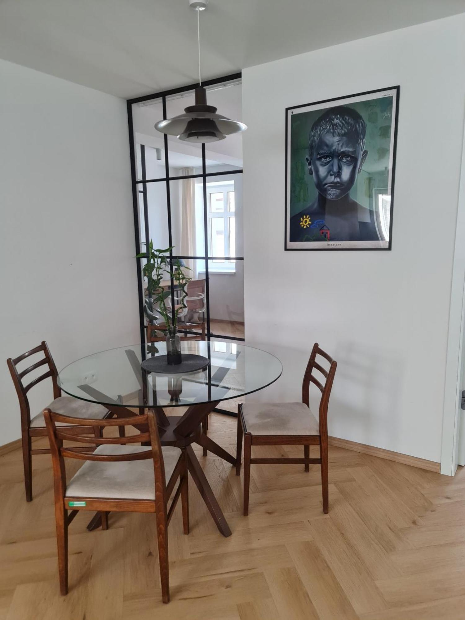 Beautiful New Apt In Old Town Near Train Station - Free Parking Μπρατισλάβα Εξωτερικό φωτογραφία